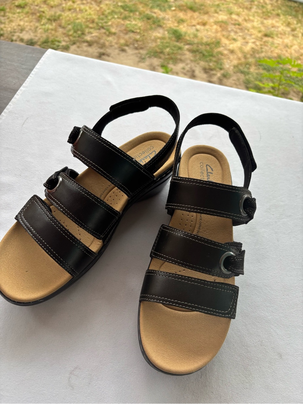 Clarks Black Triple-Strap Slingback Sandals new 9.5 medium no box